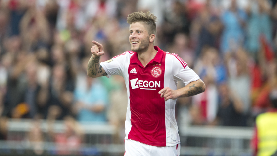 让人们对她 让人们对她