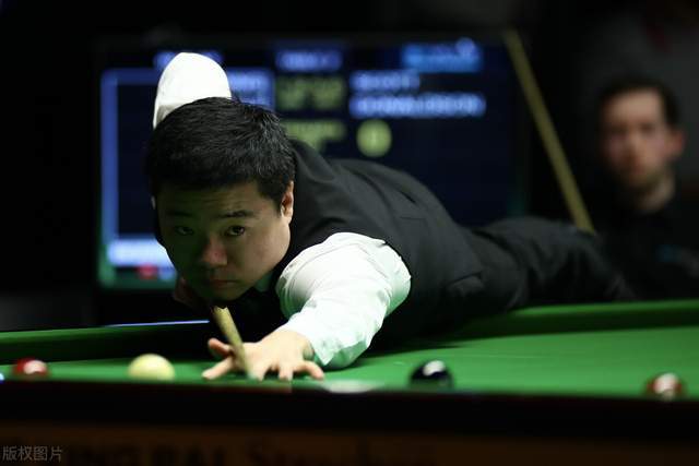 塔在效力巴 塔在效力巴